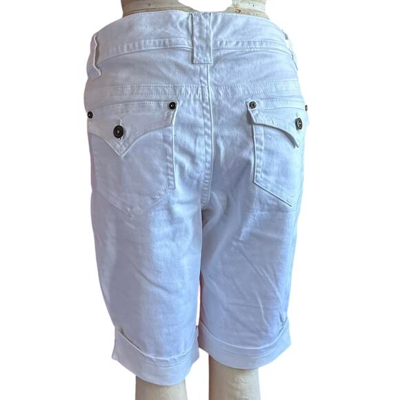 Womens Shorts Size 10 White Bermuda Casual Resort Wear - Picture 4 of 6